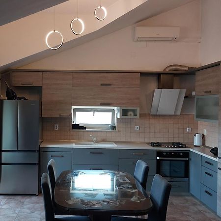 Mislav Apartment Trogir Buitenkant foto